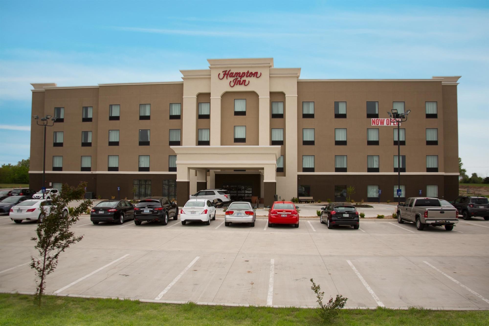 Hampton Inn Mcpherson Eksteriør billede