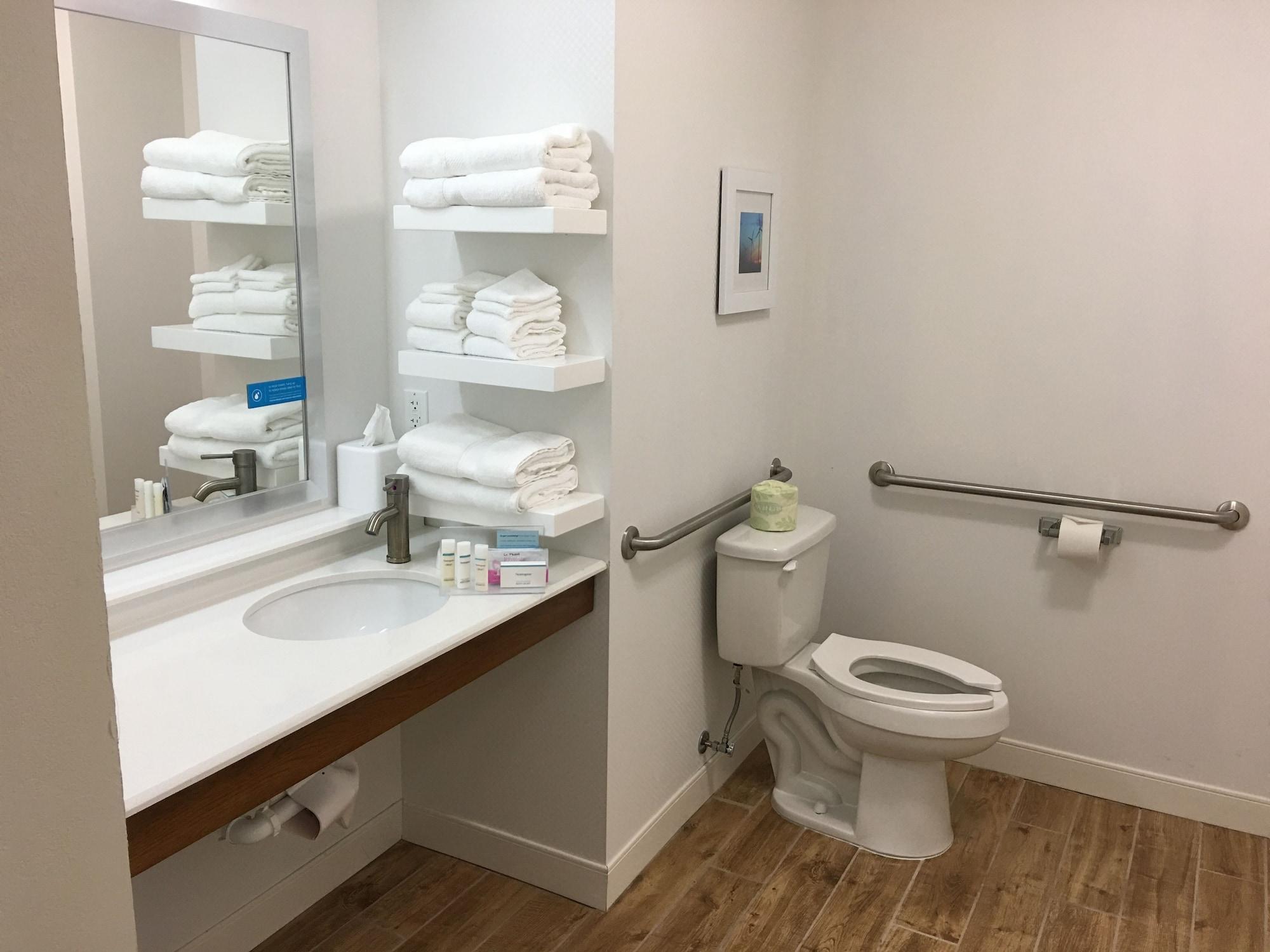 Hampton Inn Mcpherson Eksteriør billede