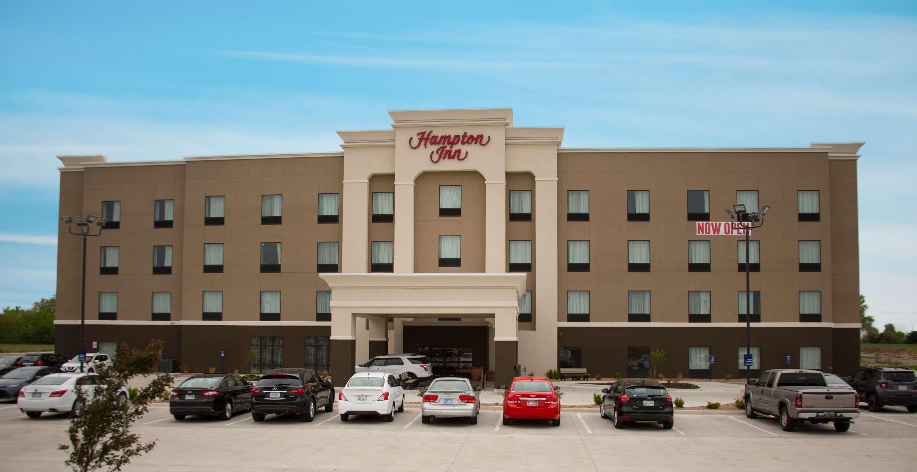 Hampton Inn Mcpherson Eksteriør billede