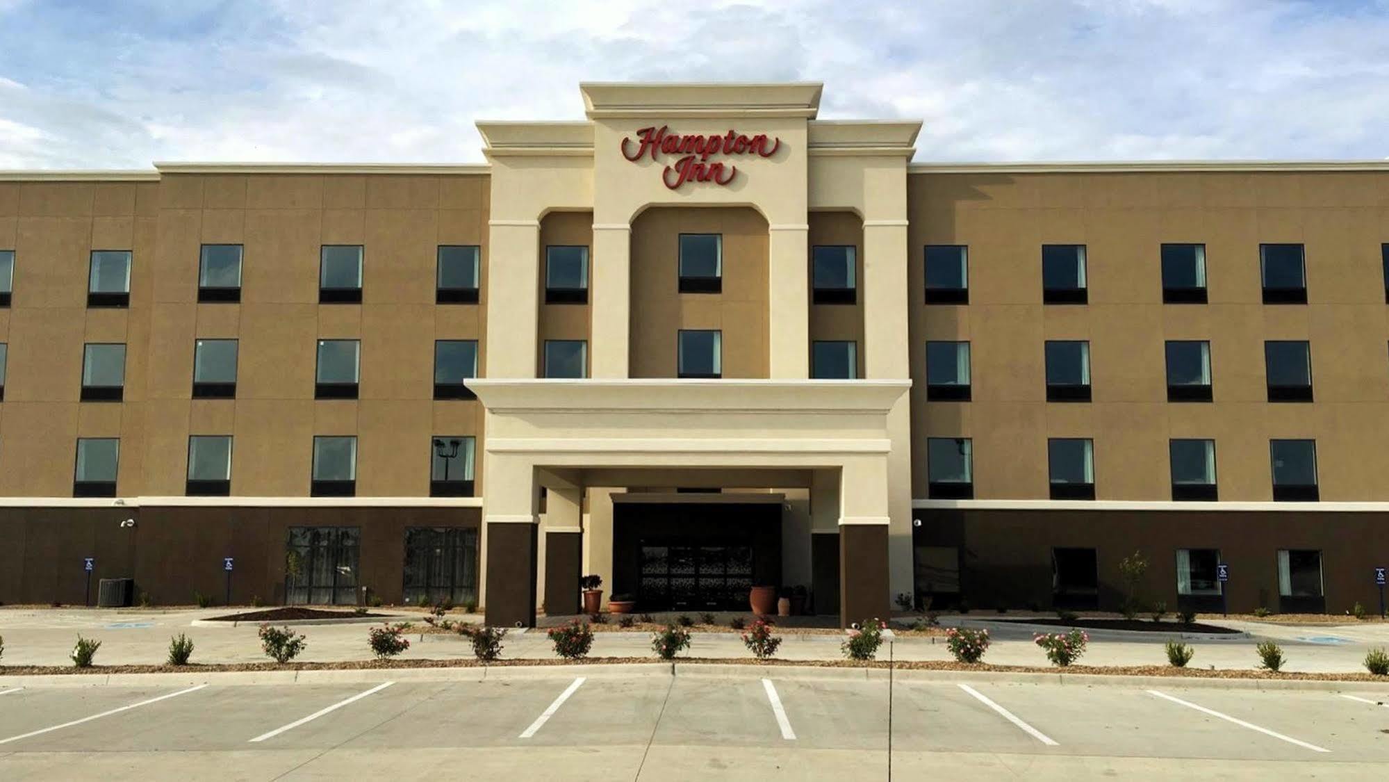 Hampton Inn Mcpherson Eksteriør billede